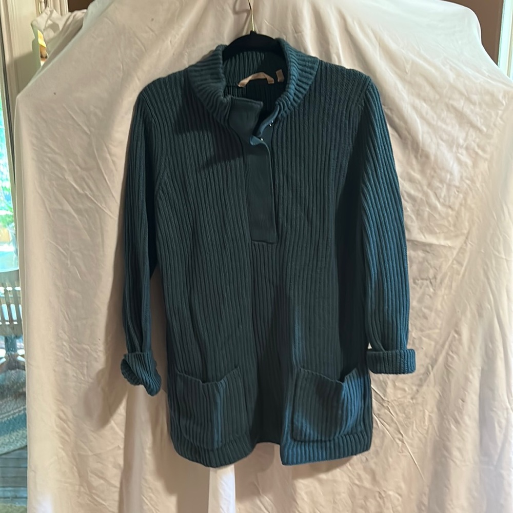Soft surroundings heavy turquoise sweater with pockets.